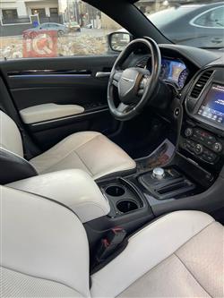 کرایسلەر 300